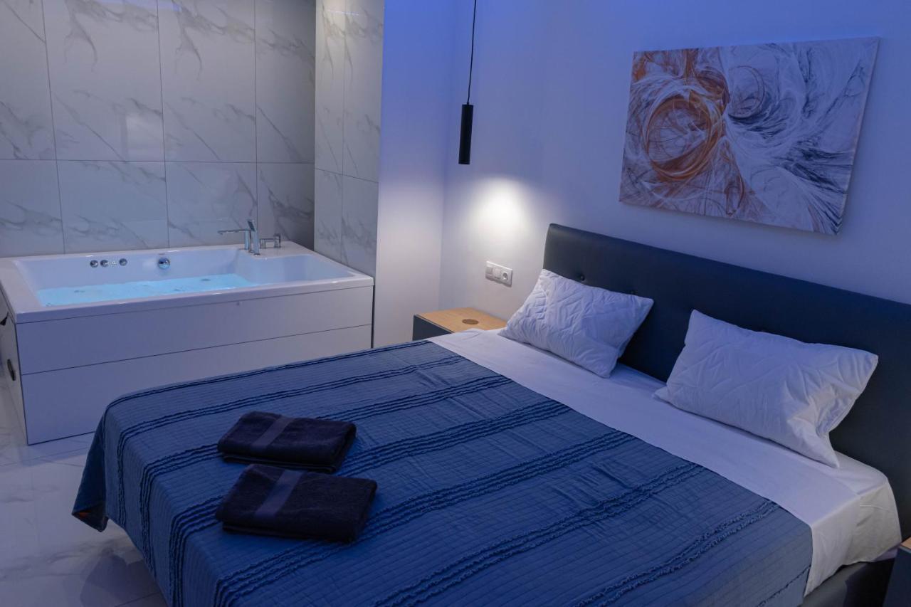 Athens Jacuzzi Apartment מראה חיצוני תמונה